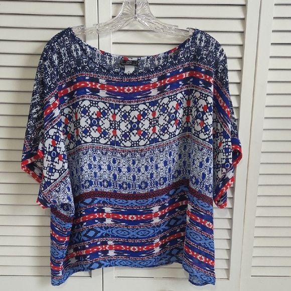 Women's Blue and Red Patterned Top - Picture 1 of 4